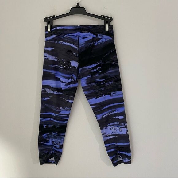 Calvin Klein Performance Women’s Cropped Quick Dry Leggings XS - Picture 3 of 3